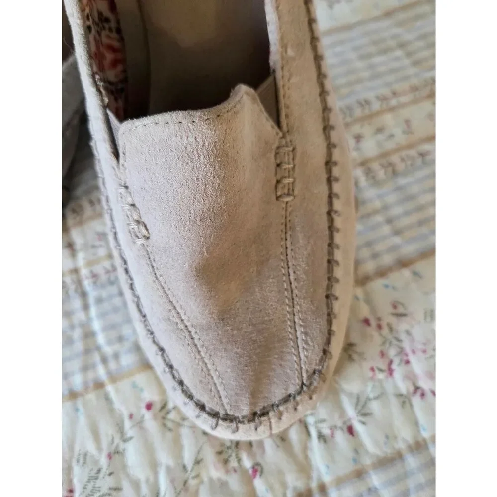 SKECHERS Suede Taupe Comfy Flat